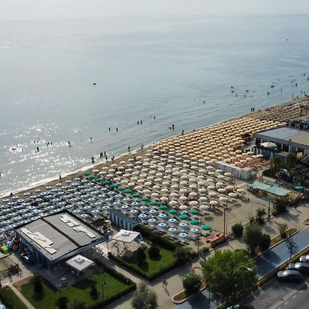 Hotel Esperia Alba Adriatica Zewnętrze zdjęcie