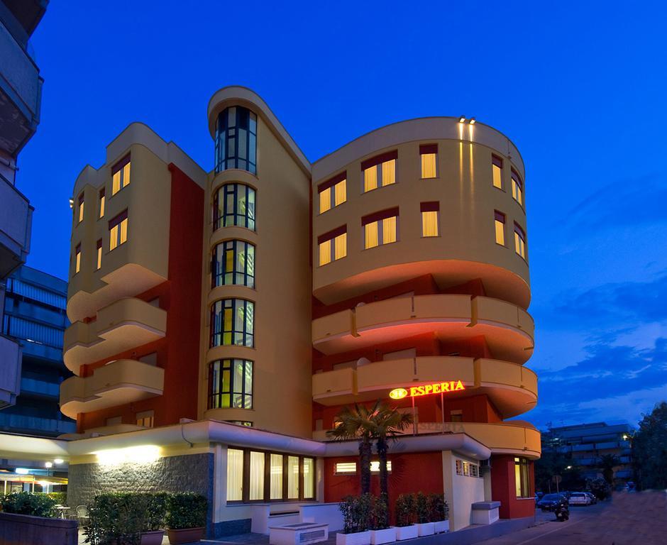 Hotel Esperia Alba Adriatica Pokój zdjęcie