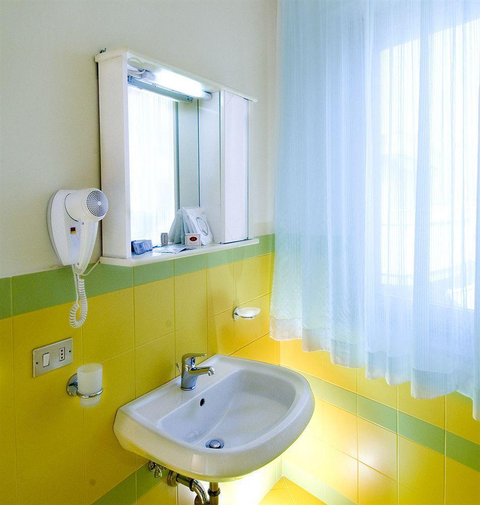 Hotel Esperia Alba Adriatica Zewnętrze zdjęcie