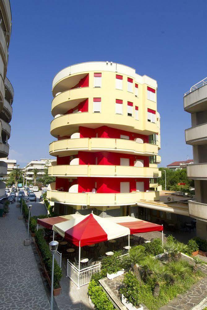 Hotel Esperia Alba Adriatica Zewnętrze zdjęcie