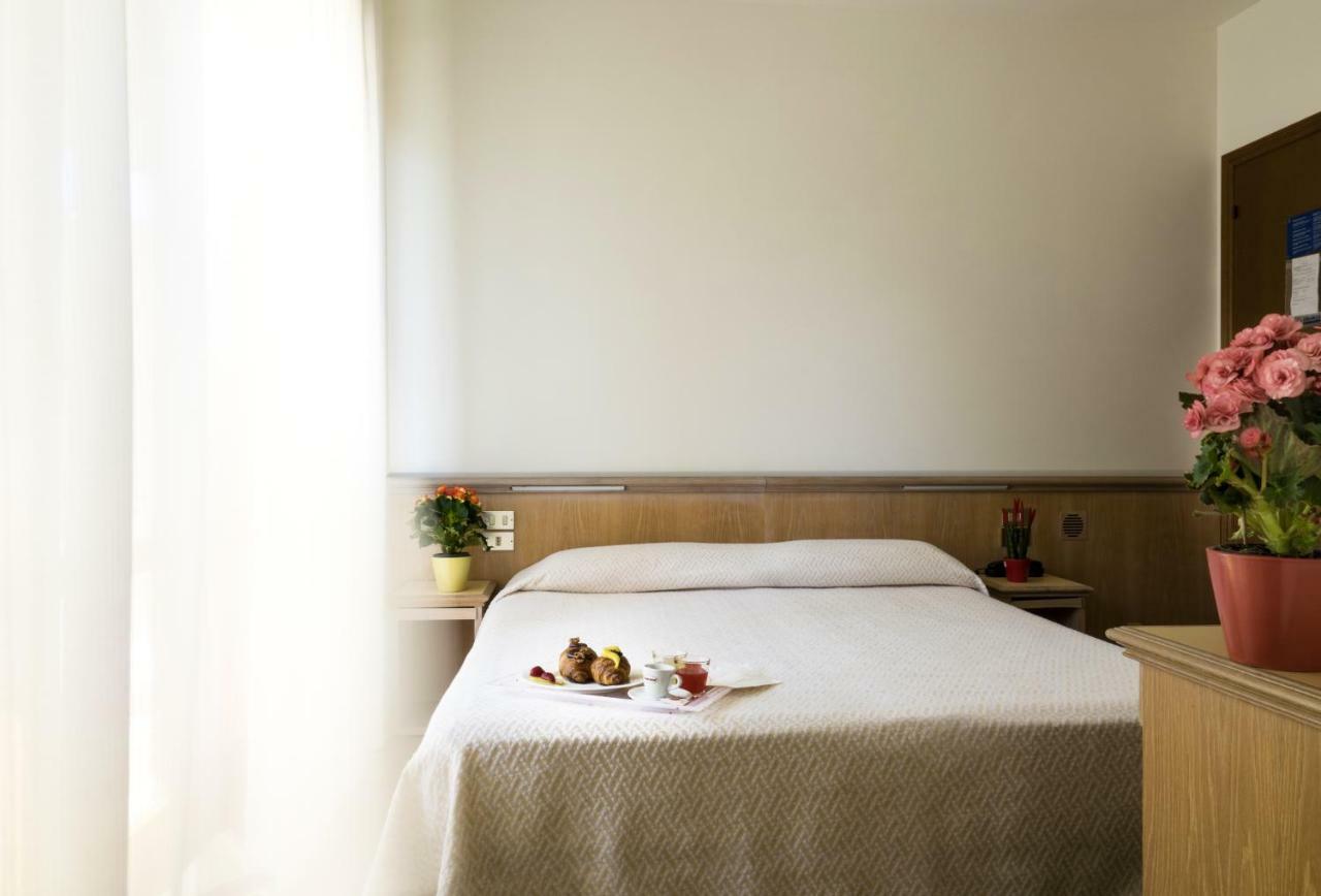 Hotel Esperia Alba Adriatica Zewnętrze zdjęcie