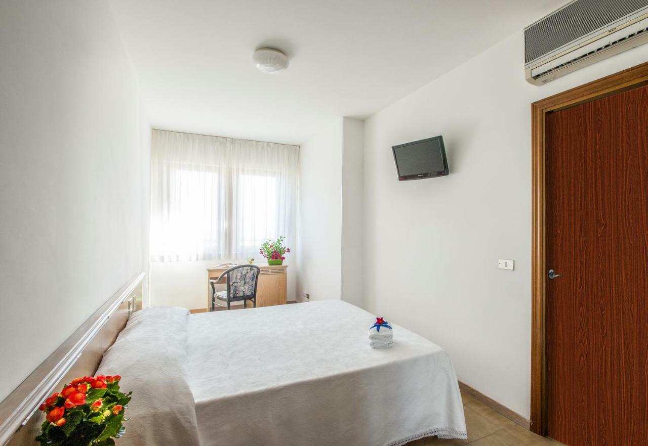 Hotel Esperia Alba Adriatica Zewnętrze zdjęcie